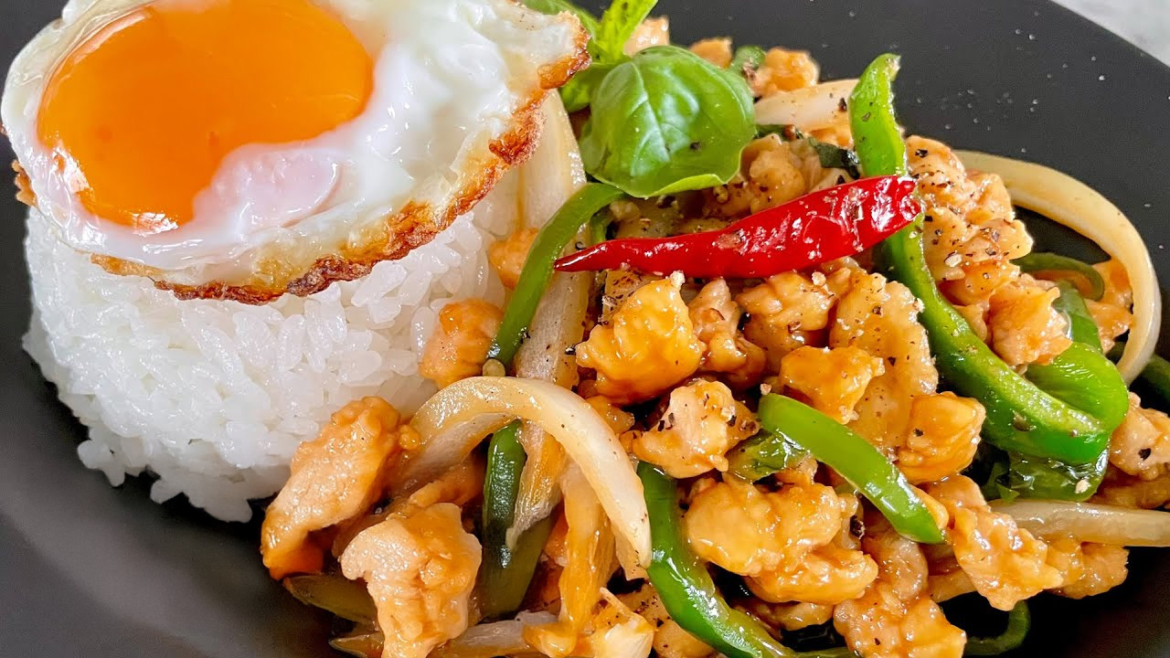 大人気アジア飯!鶏むね肉でさっぱり美味しくヘルシーに!ガパオライスの作り方